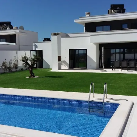 Neue Moderne Mit Privatem Pool Holiday home